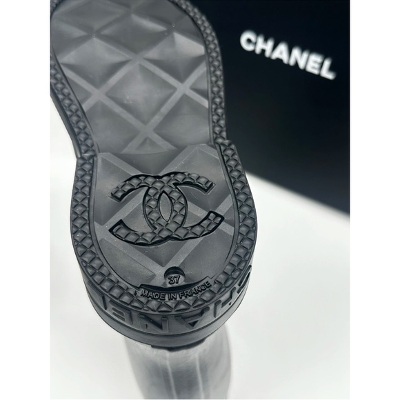 Chanel rain boots - Picture 6 of 14